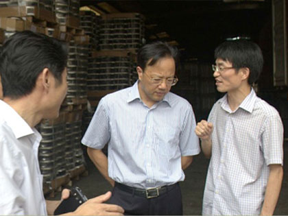 He Jiashun, member of the Standing Committee of Shaoxing Municipal Party Committee and Secretary of the County Party Committee, inspected Chengbang Chemical Fiber